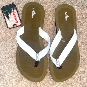 Everest Women's Flip Flops Size 9 NWT